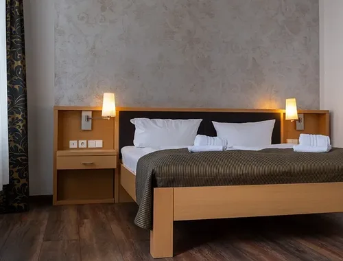 Hotel superior teaser